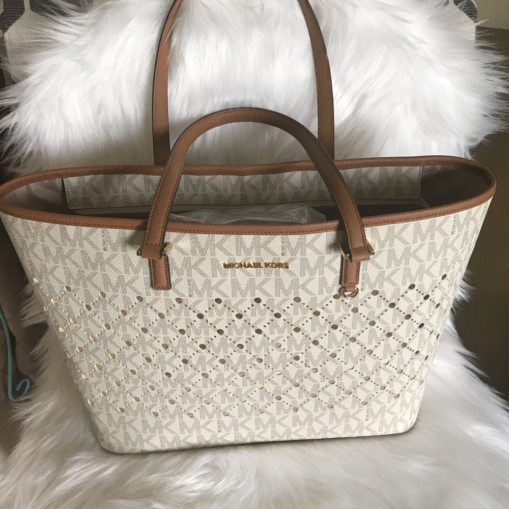 Beautiful Michael Kors Tote (NWT)